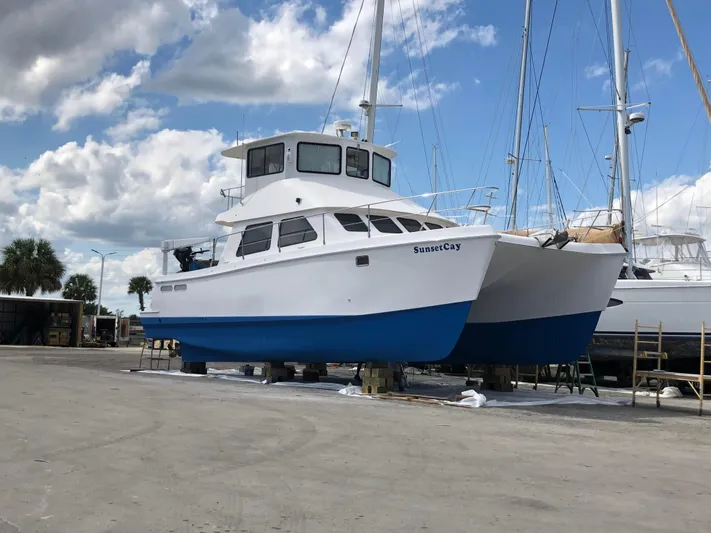 Sunset Cay Yacht Photos Pics 