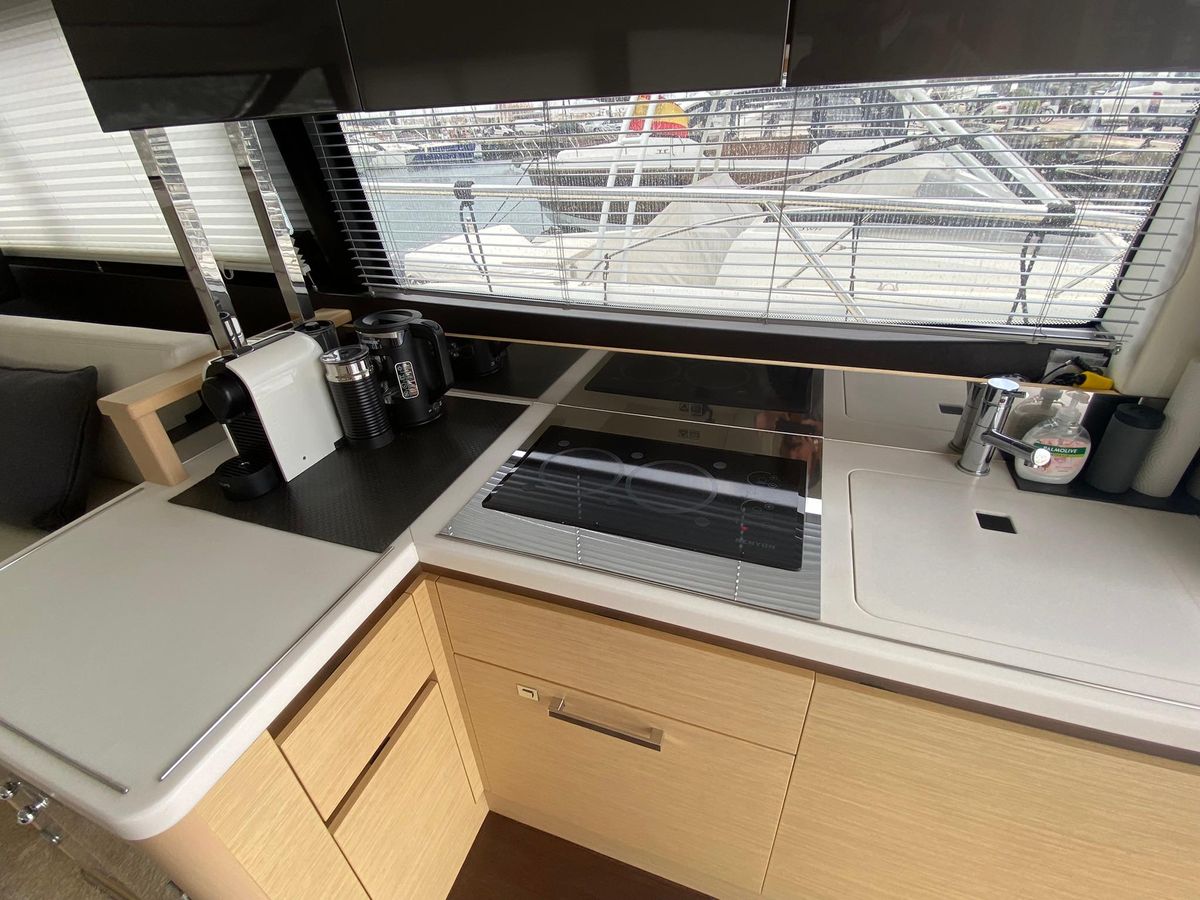 2016 Prestige 45 