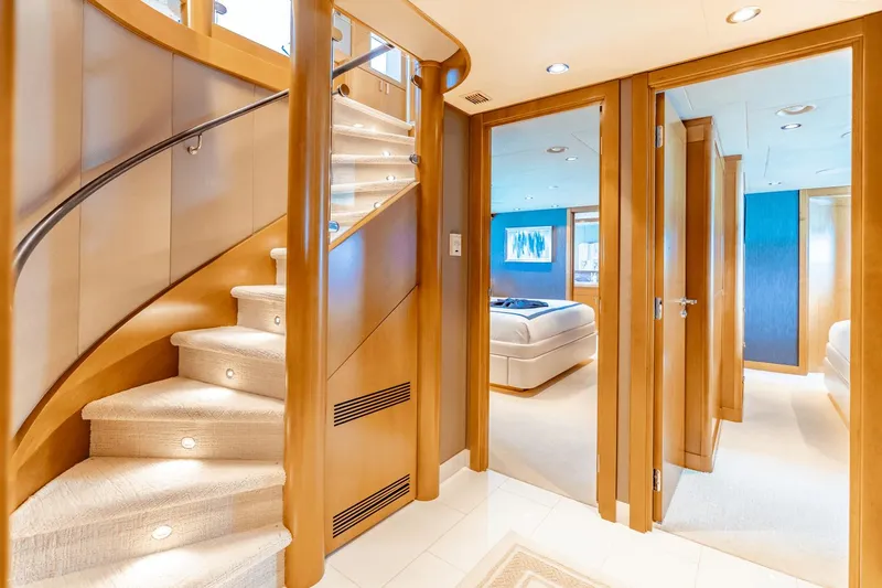 Far Niente Yacht Photos Pics 