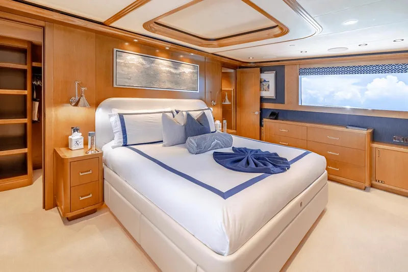 Far Niente Yacht Photos Pics 