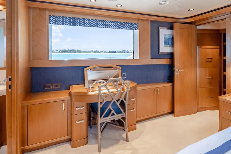 Far Niente Yacht Photos Pics 