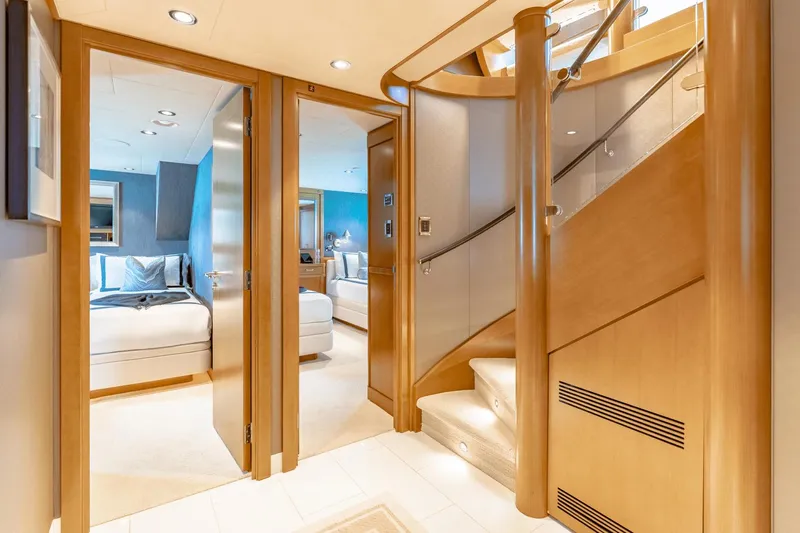 Far Niente Yacht Photos Pics 