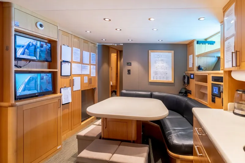 Far Niente Yacht Photos Pics 