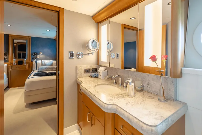 Far Niente Yacht Photos Pics 