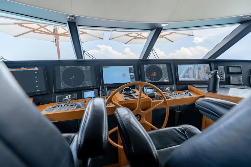 Far Niente Yacht Photos Pics 