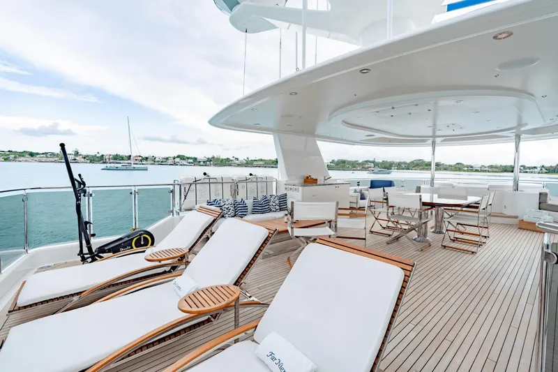 Far Niente Yacht Photos Pics 