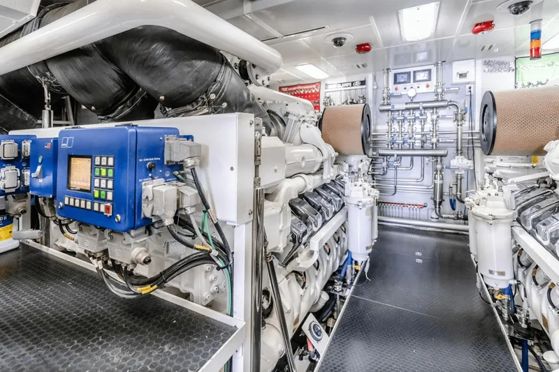 Far Niente Yacht Photos Pics 