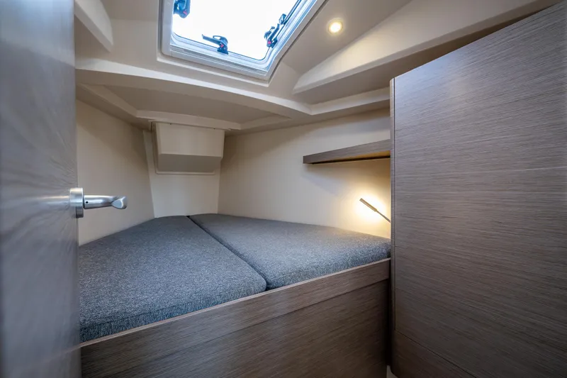 Gretel Yacht Photos Pics 