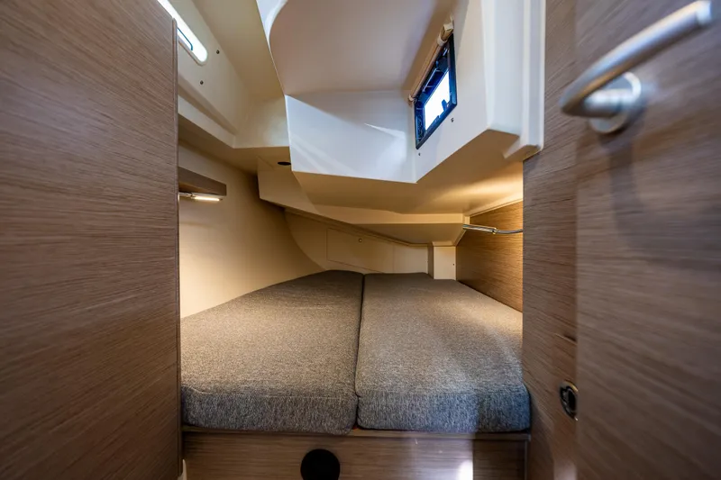 Gretel Yacht Photos Pics 