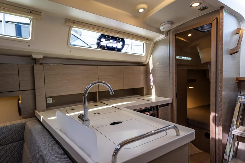 Gretel Yacht Photos Pics 