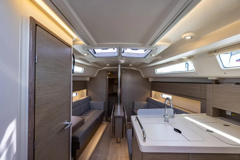 Gretel Yacht Photos Pics 