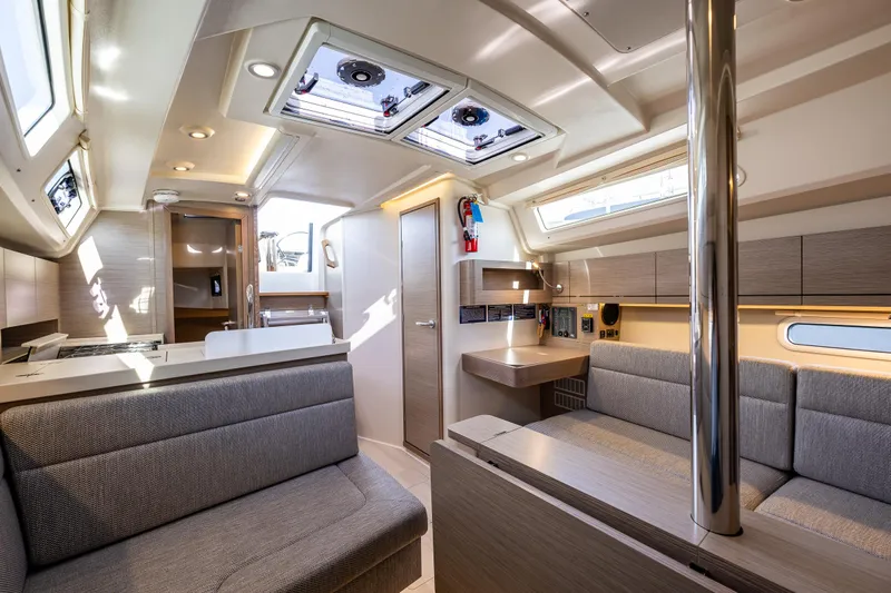 Gretel Yacht Photos Pics 