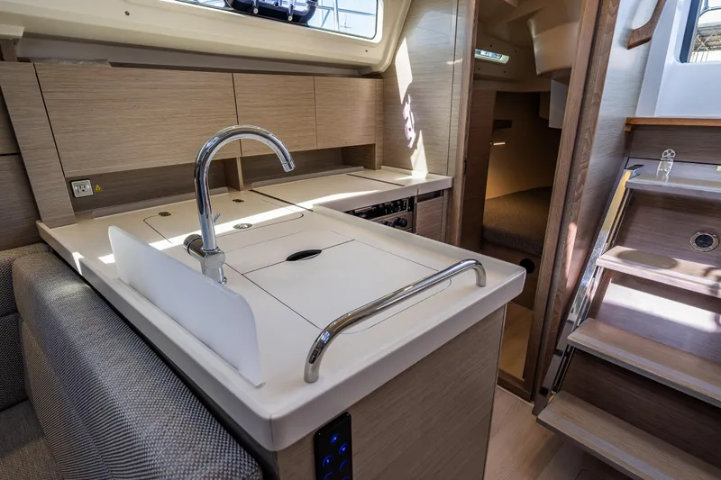 Gretel Yacht Photos Pics 