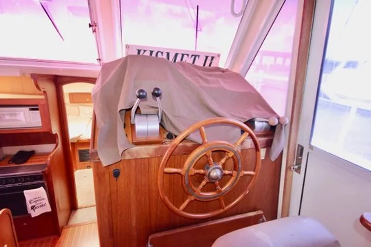 Kismet II Yacht Photos Pics 2001 Mainship 430 - Image 13