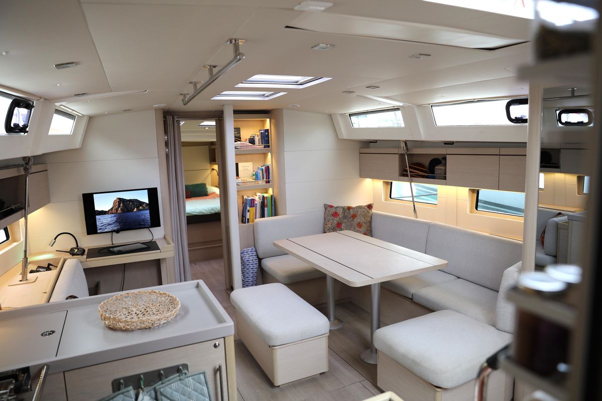 2021 Beneteau 44 