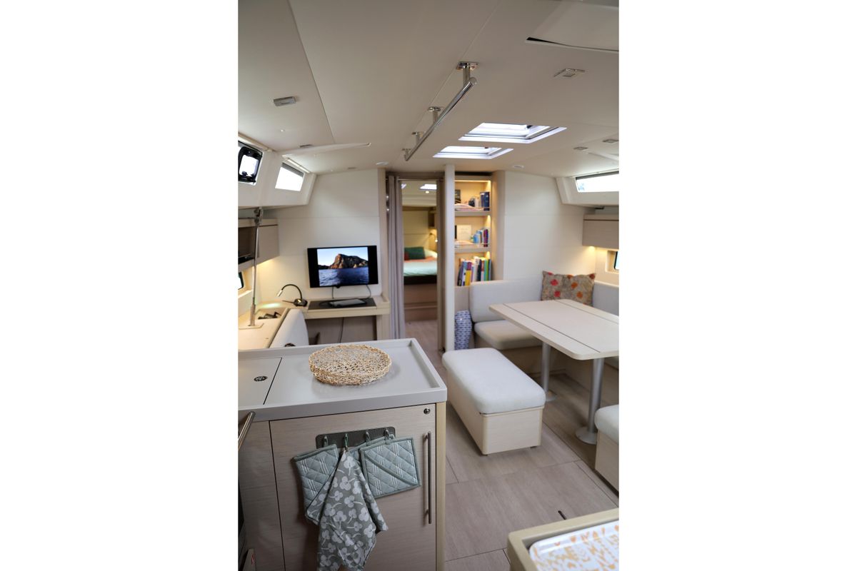 2021 Beneteau 44 