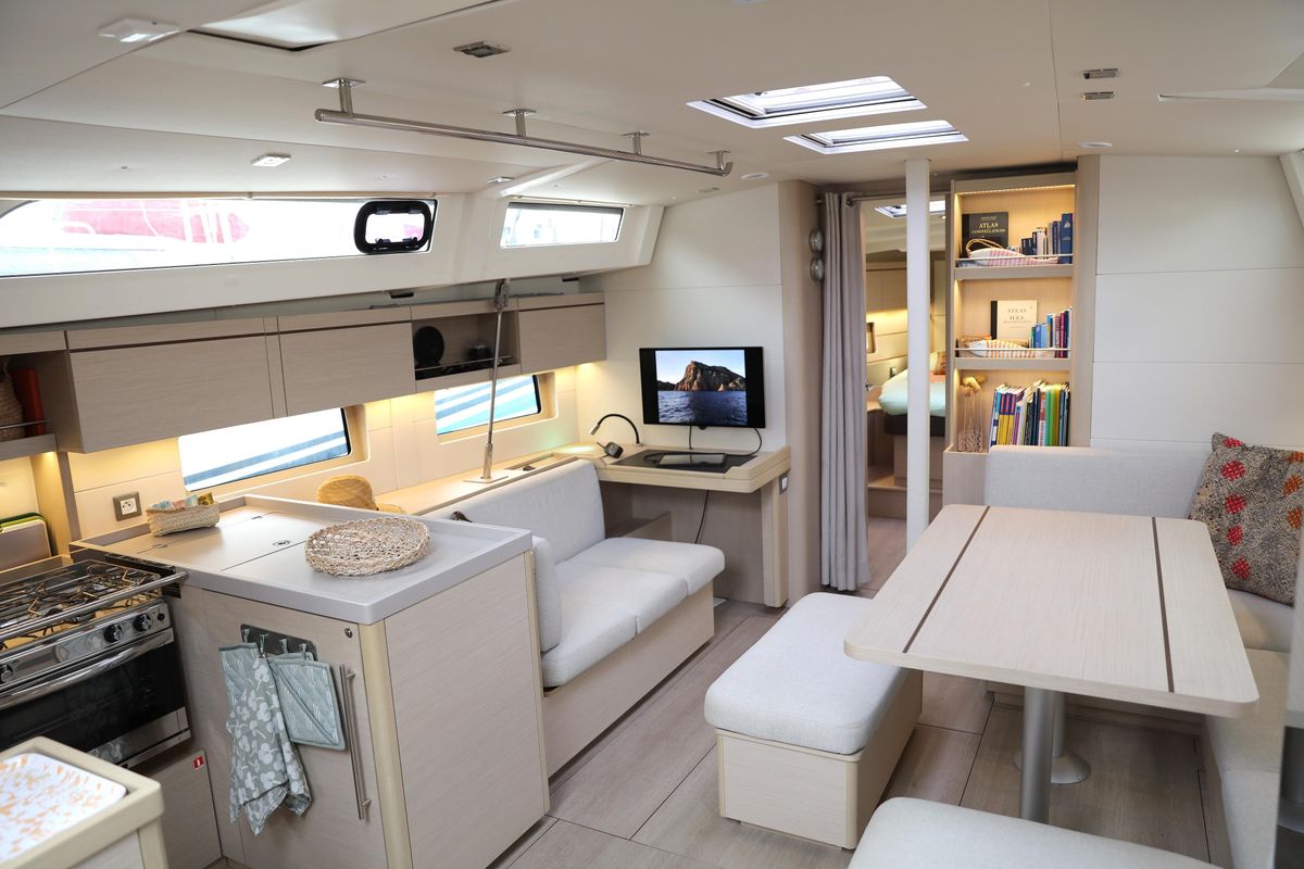 2021 Beneteau 44 