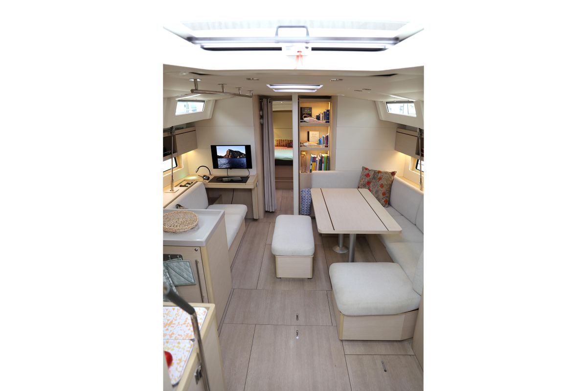 2021 Beneteau 44 