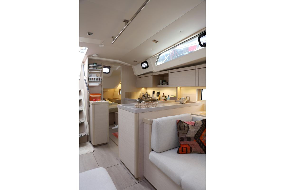 2021 Beneteau 44 