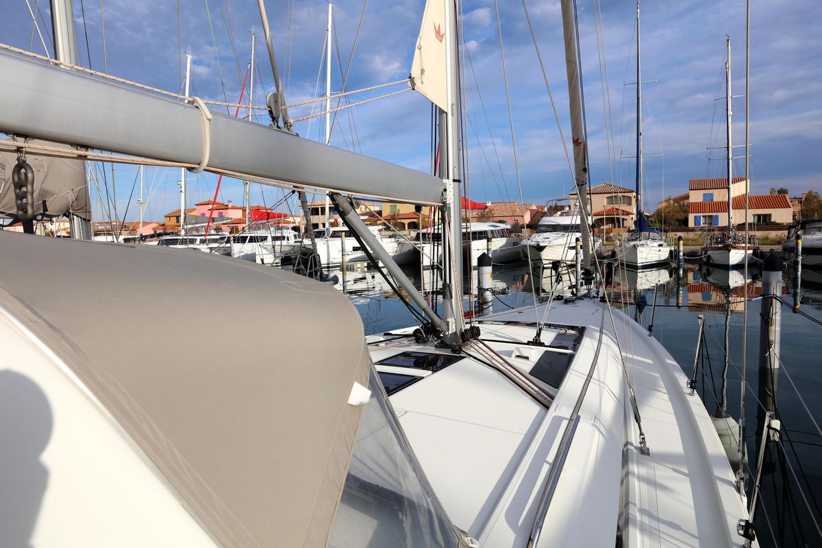 2021 Beneteau 44 