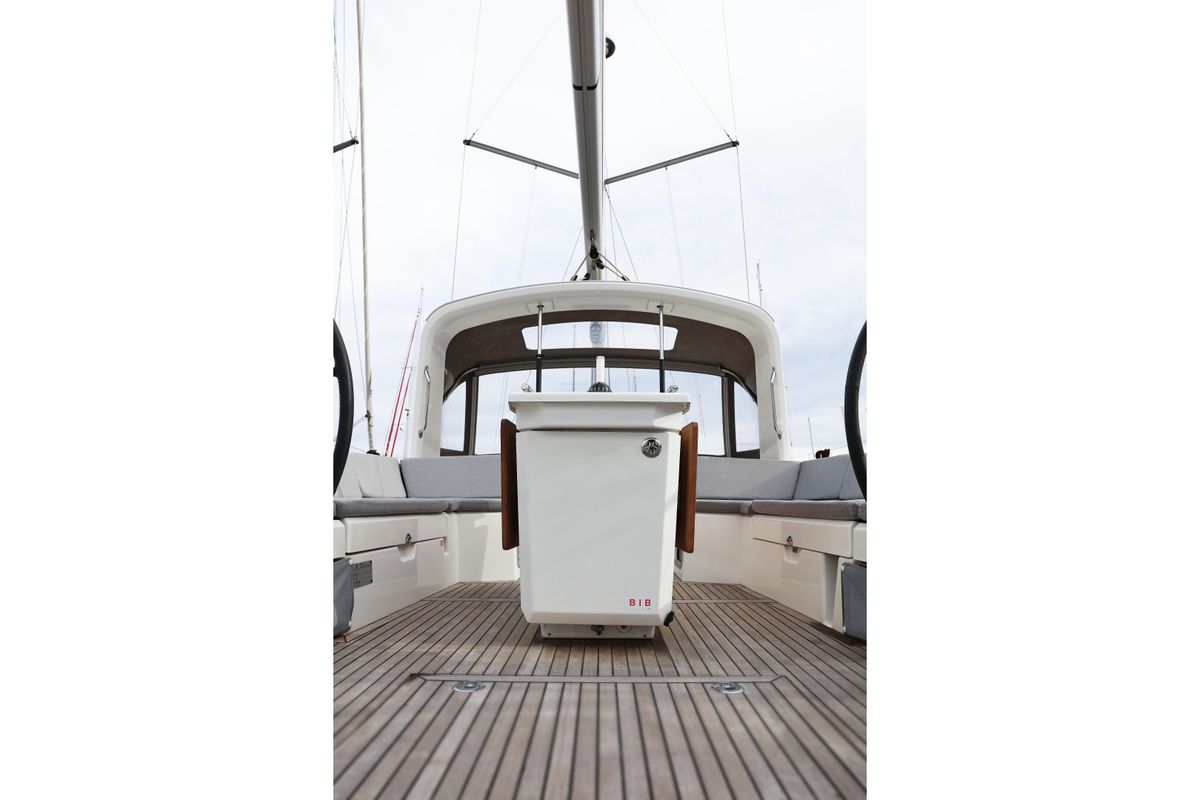 2021 Beneteau 44 