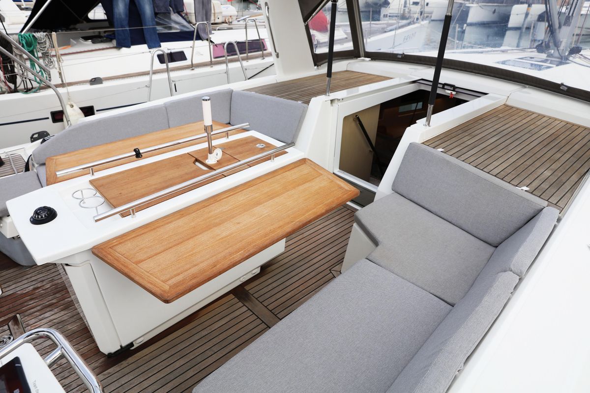2021 Beneteau 44 