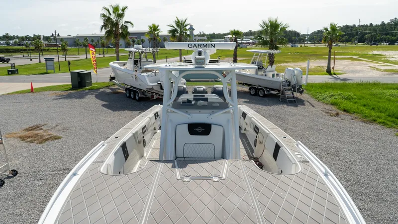  Yacht Photos Pics 2007 Fountain 38TE Cuddy Cabin boat on display, featuring Garmin electronics.