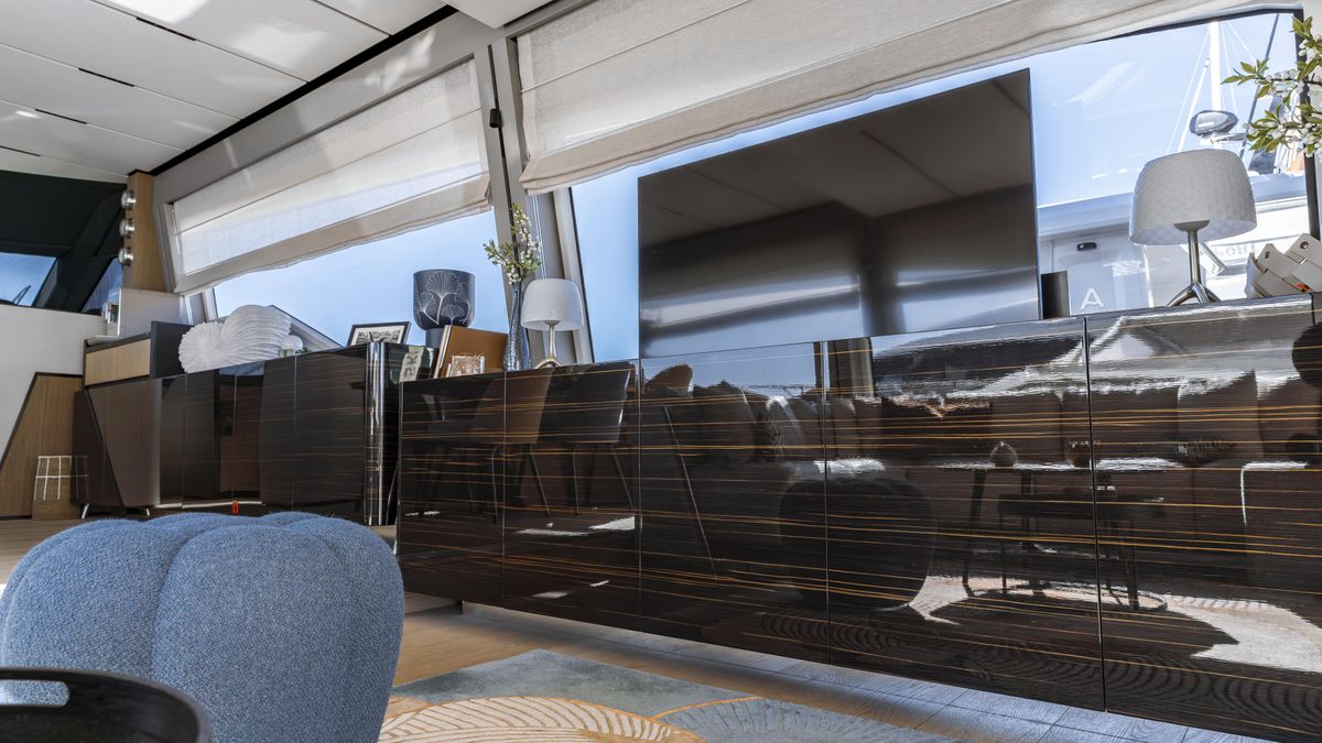 2022 Ferretti Yachts 73 