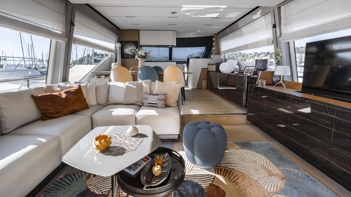 2022 Ferretti Yachts 73 