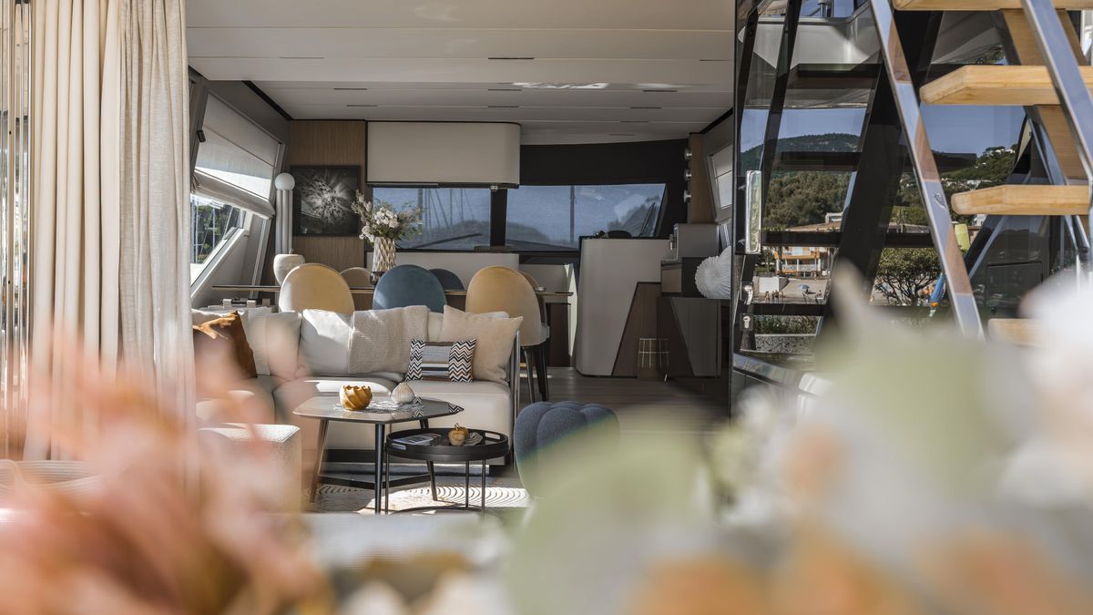 2022 Ferretti Yachts 73 