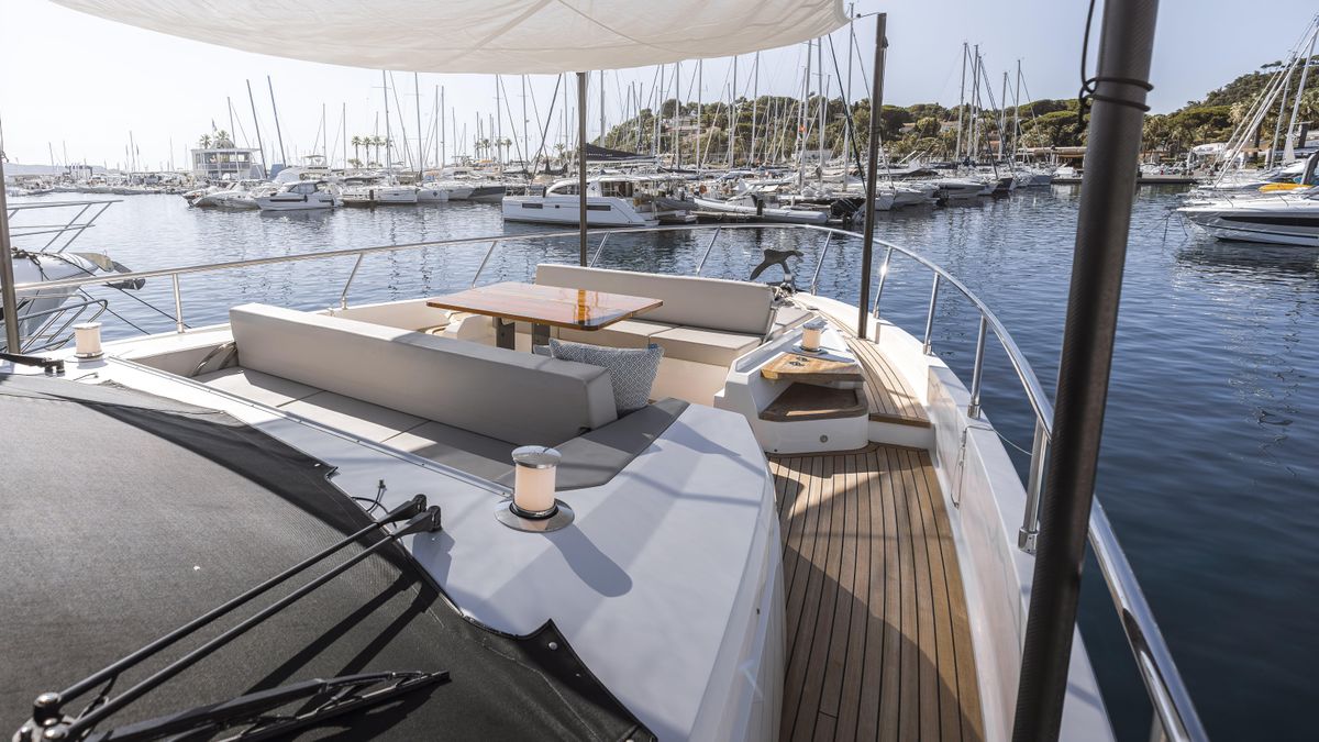 2022 Ferretti Yachts 73 