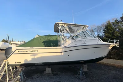 Grady-White Express 305