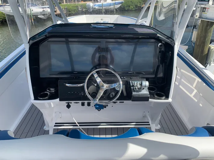  Yacht Photos Pics 2022 Nor-tech 390 Sport - Image 18