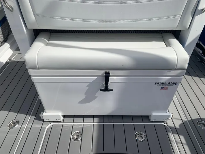  Yacht Photos Pics 2022 Nor-tech 390 Sport - Image 29