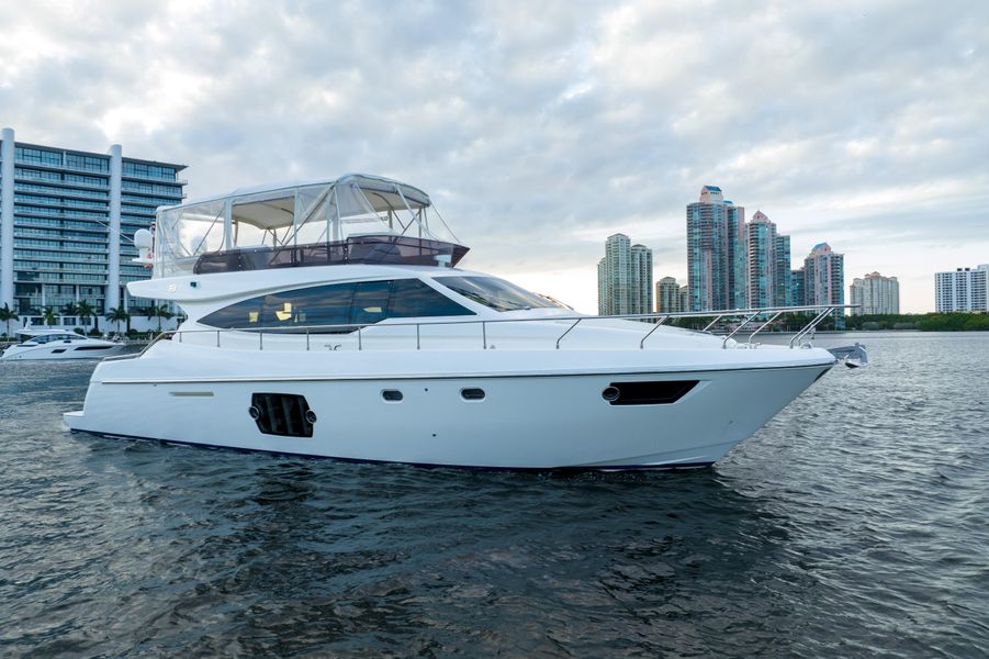 2014 Ferretti Yachts 530