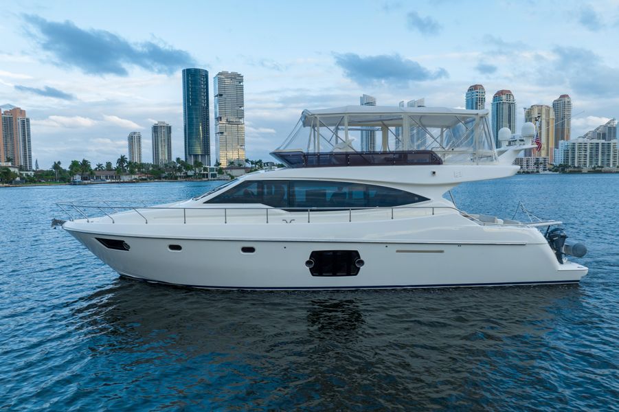 2014 Ferretti Yachts 530