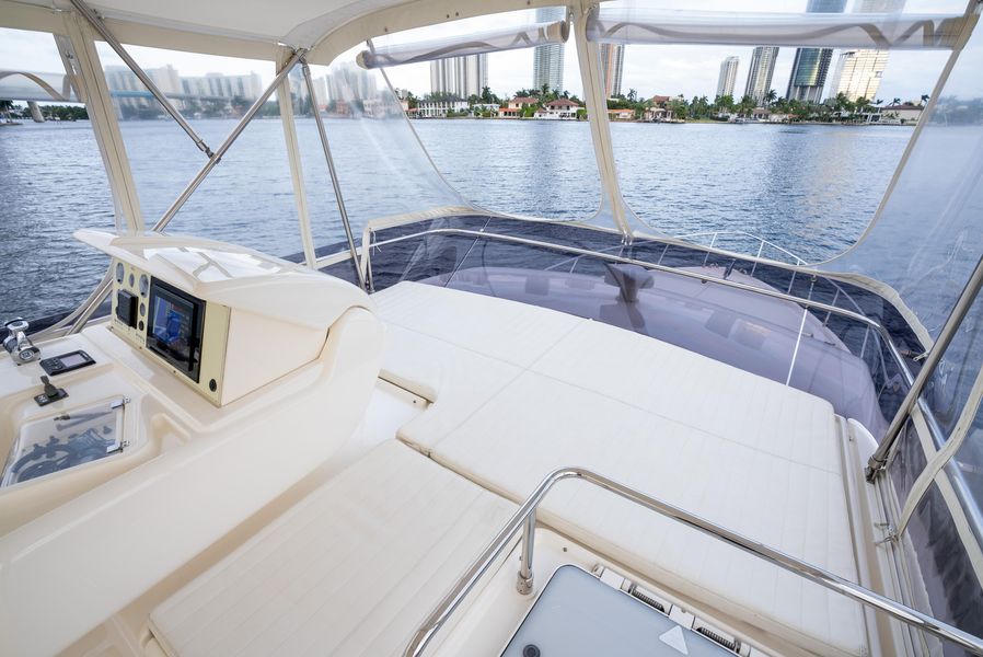 2014 Ferretti Yachts 530