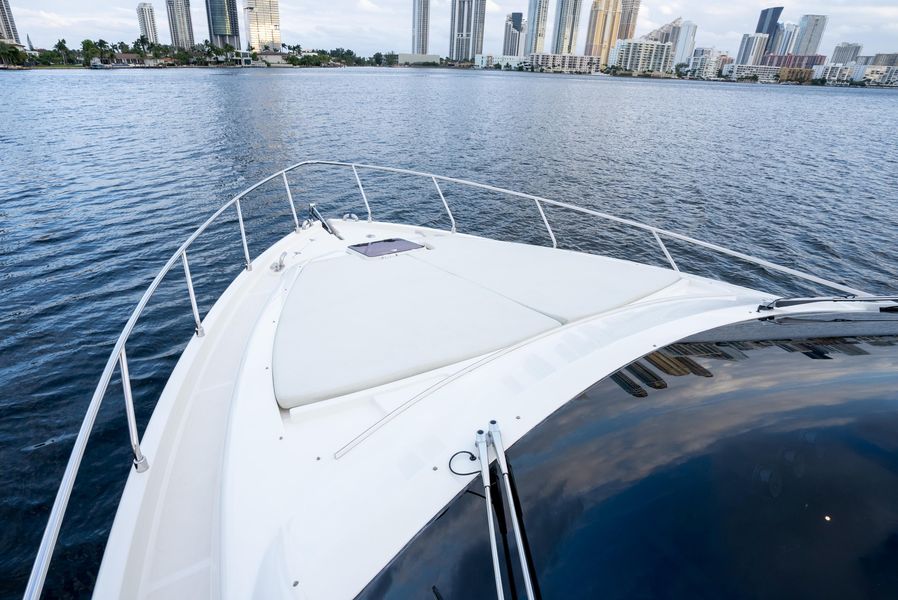 2014 Ferretti Yachts 530