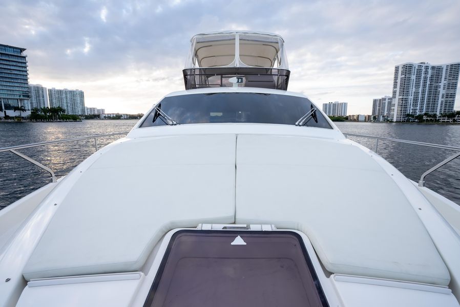 2014 Ferretti Yachts 530