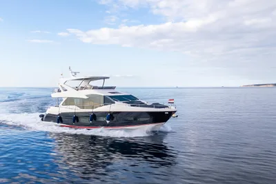 2019 Sunseeker 76 Yacht