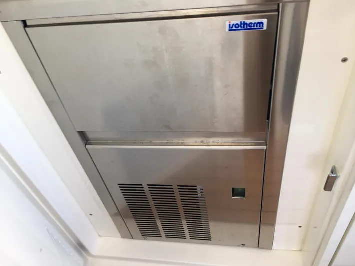  Yacht Photos Pics Built-in stainless steel appliance on 2018 Ferretti Yachts 670.