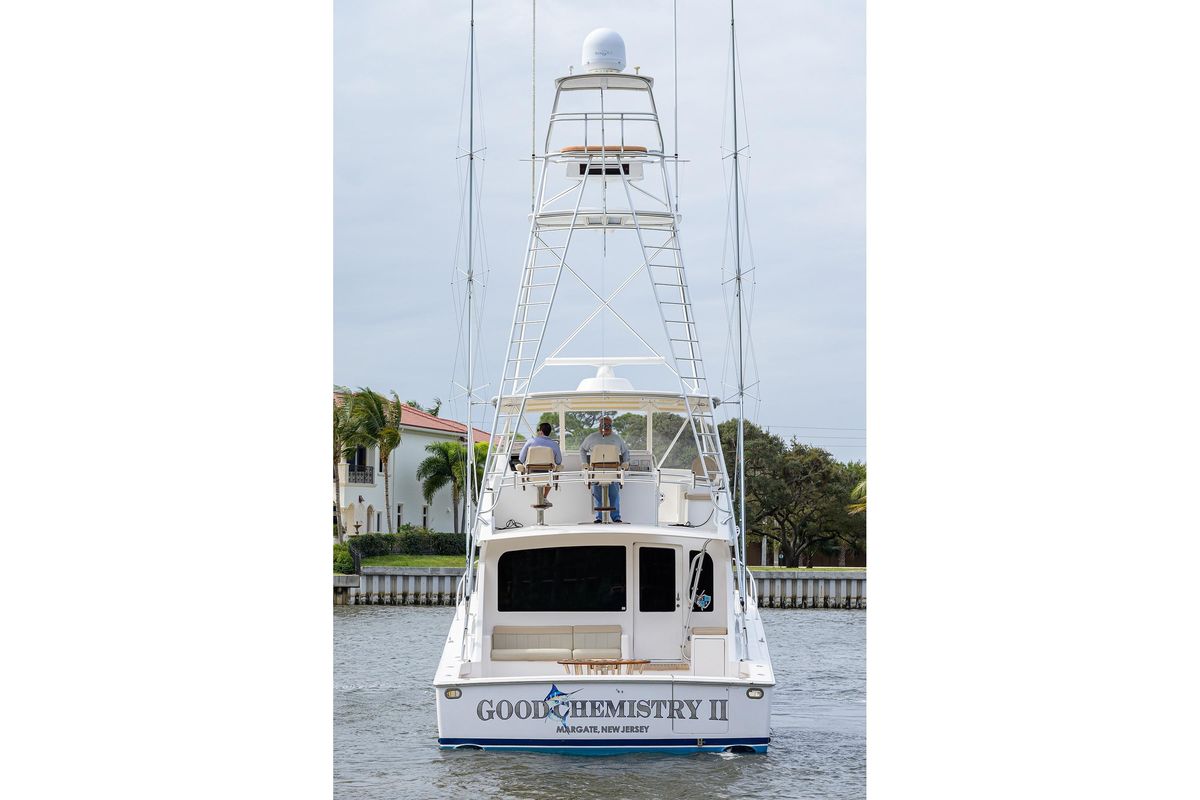 2005 Viking 61 