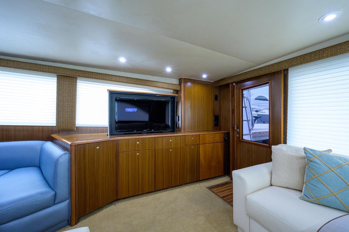 2005 Viking 61 