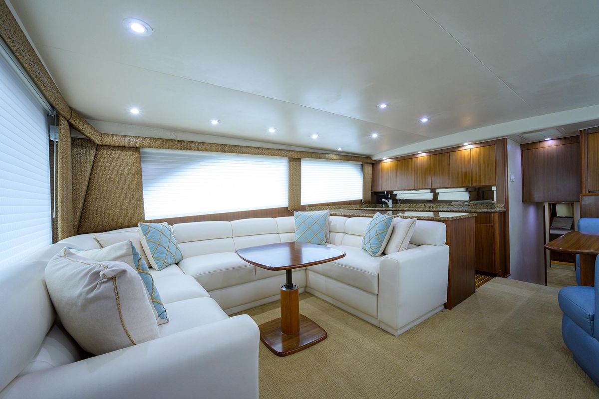 2005 Viking 61 