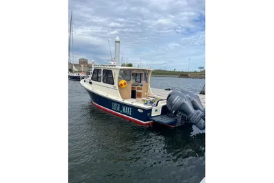 Eastern 27 Islander