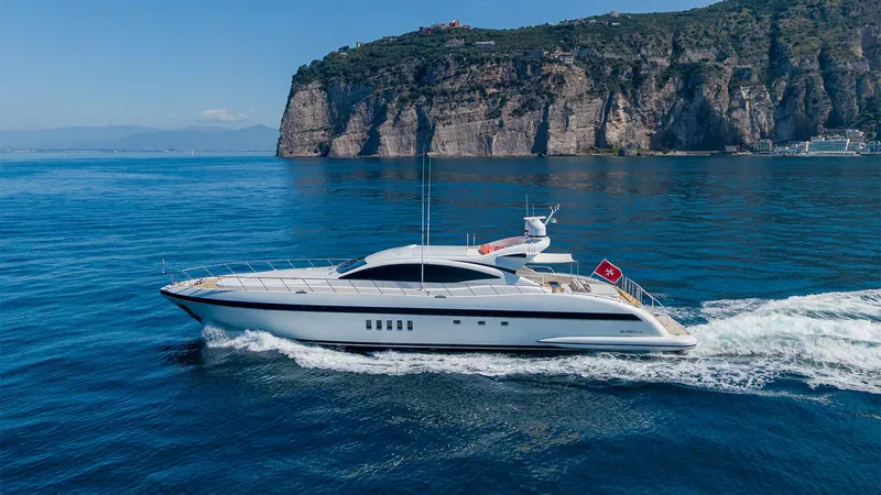 Deva I Yacht Photos Pics 