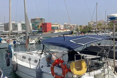 2005 Beneteau Oceanis Clipper 323