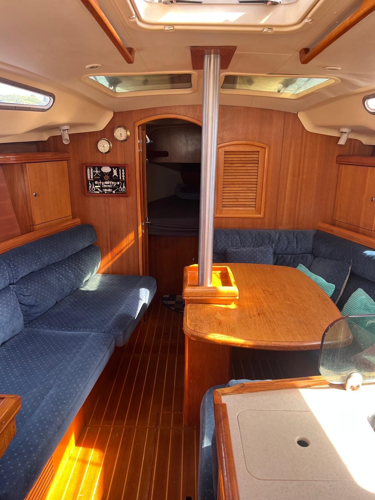 2001 Hunter 356 place à Hyères