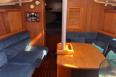 2001 Hunter 356 place à Hyères