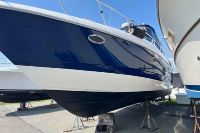 Cruisers Yachts 370 Express
